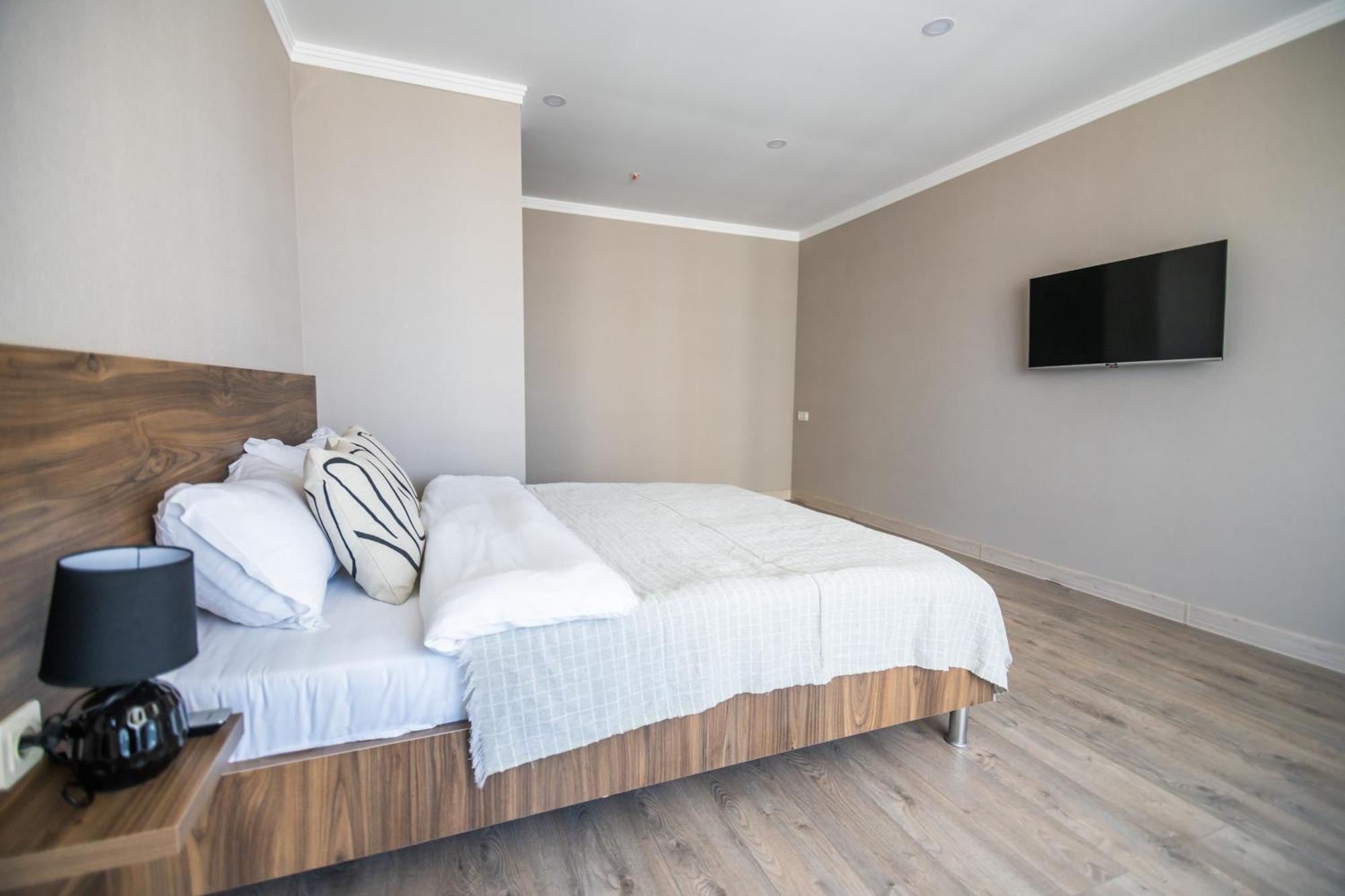 Green Side Apart Hotel Batumi Zewnętrze zdjęcie