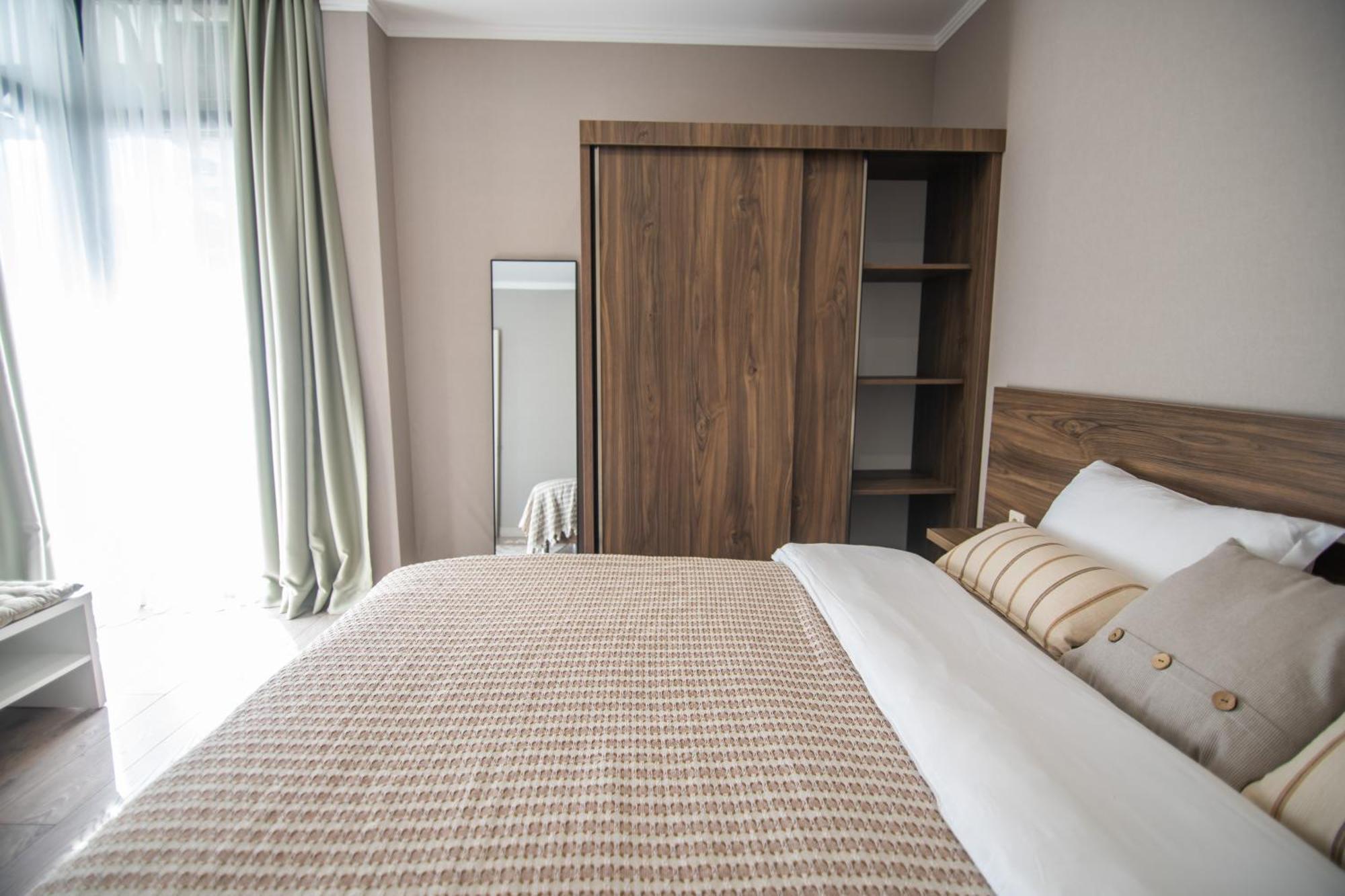 Green Side Apart Hotel Batumi Zewnętrze zdjęcie