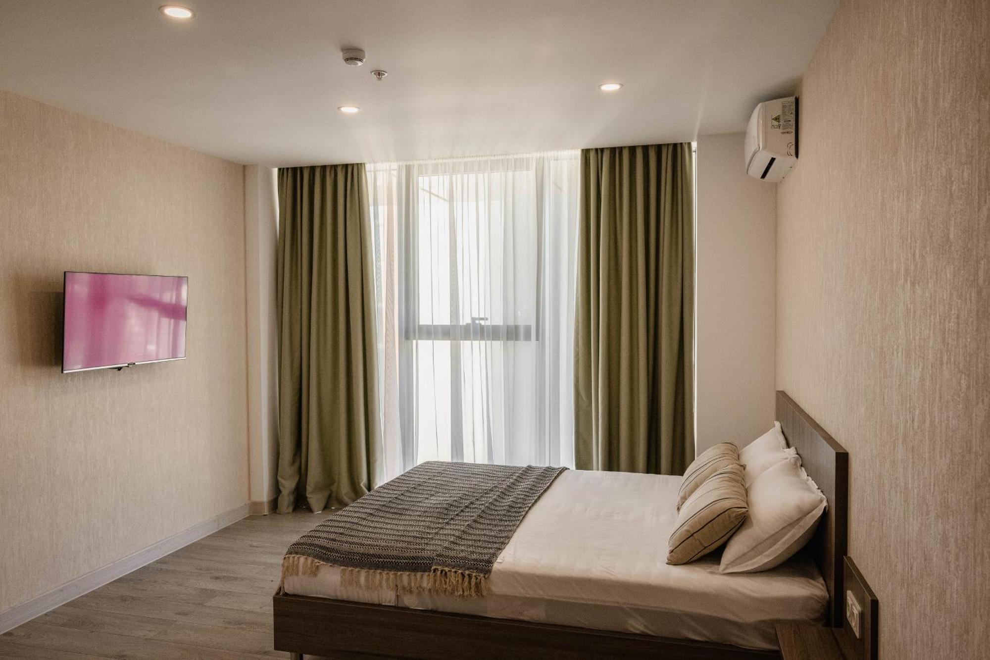 Green Side Apart Hotel Batumi Zewnętrze zdjęcie