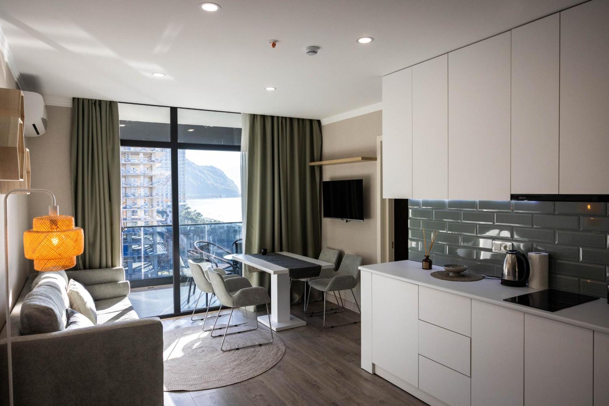 Green Side Apart Hotel Batumi Zewnętrze zdjęcie