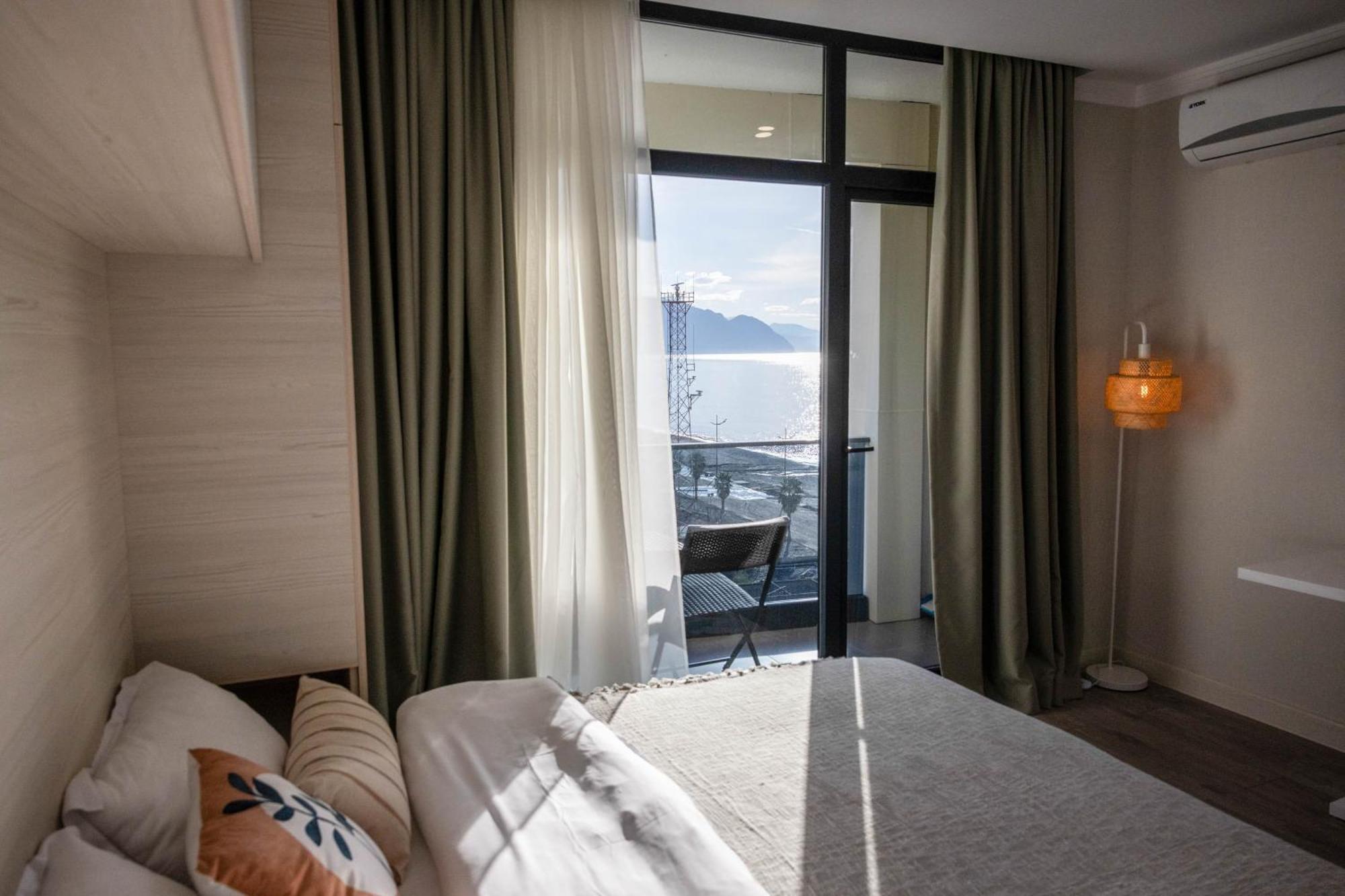 Green Side Apart Hotel Batumi Zewnętrze zdjęcie